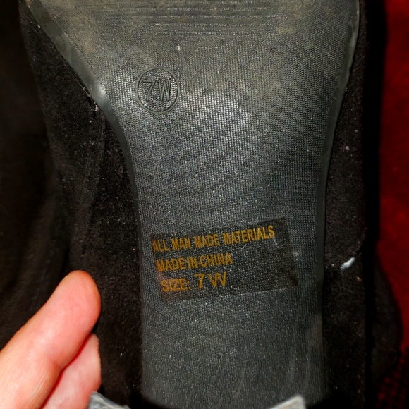 Thigh high suede boots - Picture 2 of 2